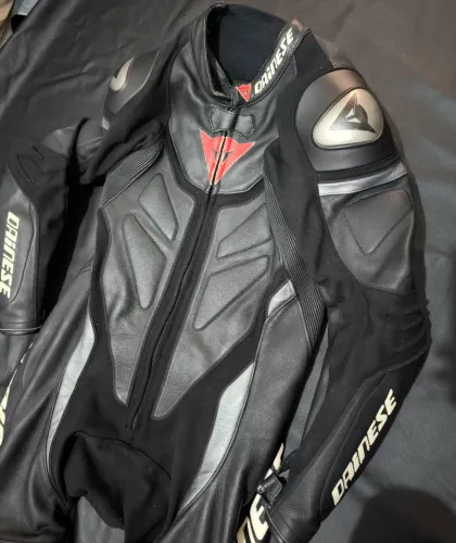 Macacão Dainese Avro D1 1 peça