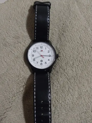 Relógio Tommy Hilfiger couro preto