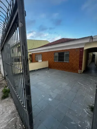 ALUGA-SE ÓTIMA CASA TERREA COM 3 DORMITORIOS NO BAIRRO PESTANA - OSASCO