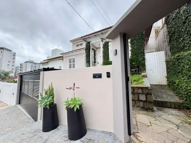 Casa reformada - residencial ou comercial à venda próximo ao shopping Beira Ma