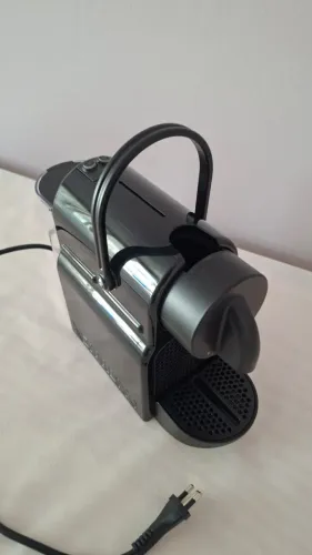 Cafeteira Nespresso (NOVA)