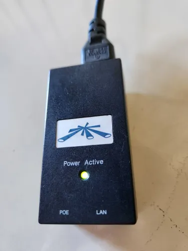 Fonte Poe Ubiquiti 15v 0.8a 