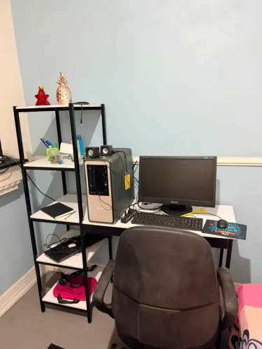 Escrivaninha / mesa para computador/ escritório