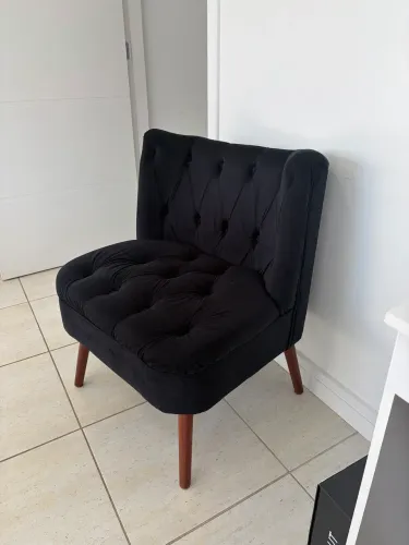 Poltrona Estofada Preta