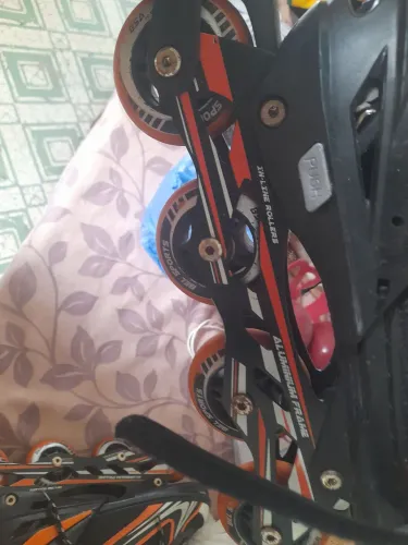 Patins com 4 rodas de marca