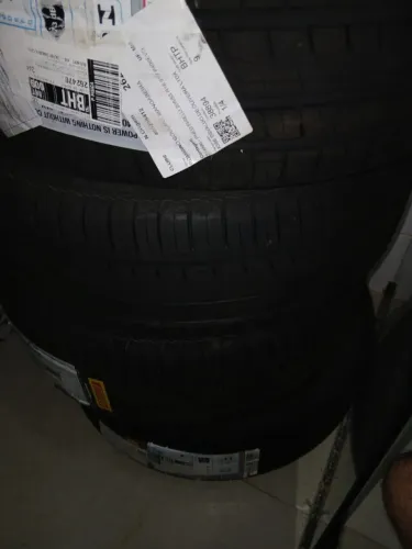 Vendo 4 pneus Pirelli Evo P400 205 55 R16 Novos