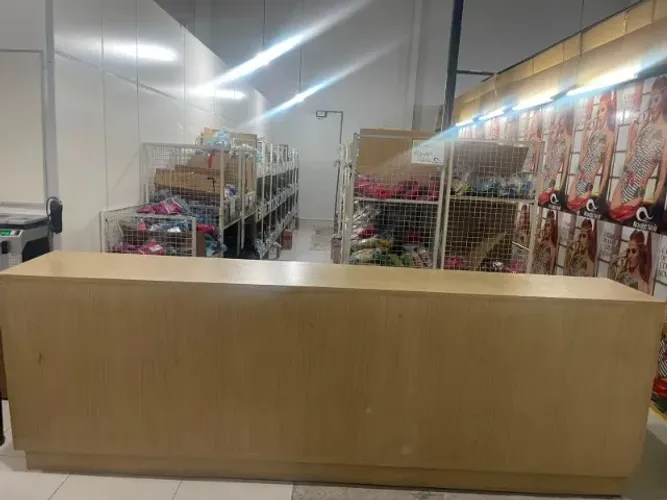 Balcão de MDF de 10 nichos super espaçoso