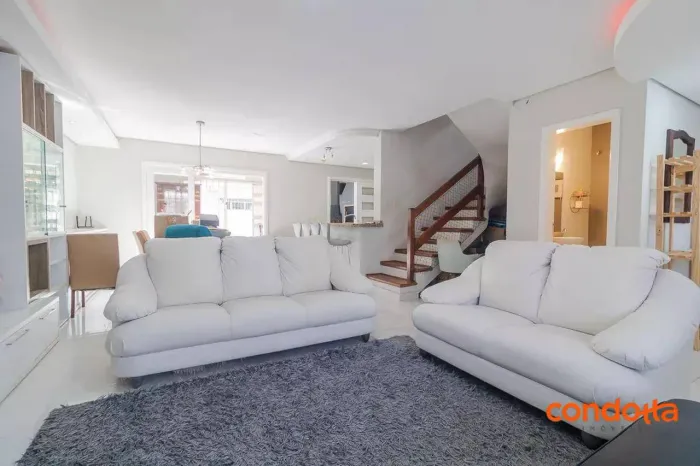 Sobrado com 3 dormitórios para alugar, 140 m² por R$ 4.397,00/mês - Hípica - Porto Alegre/
