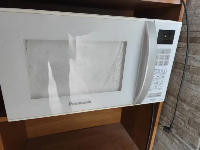Microondas Panasonic 23L 