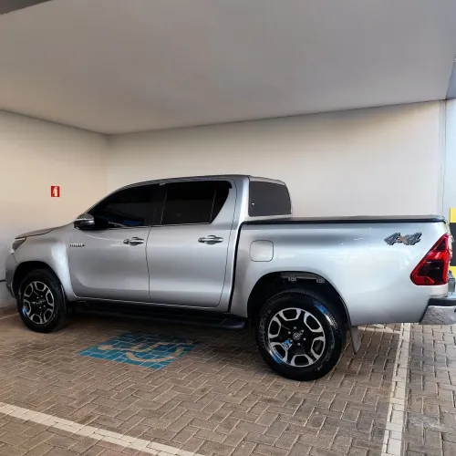 Toyota Hilux CD SRX 4X4 2.8 TDI 16V Diesel Aut. 2022