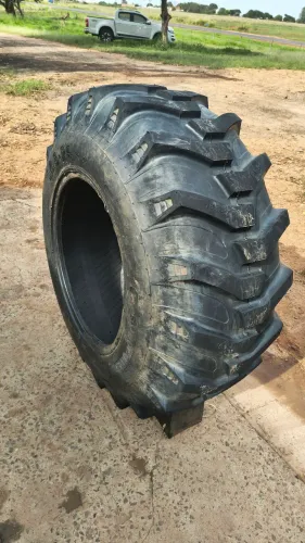 PNEU RETRO ESCAVADEIRA