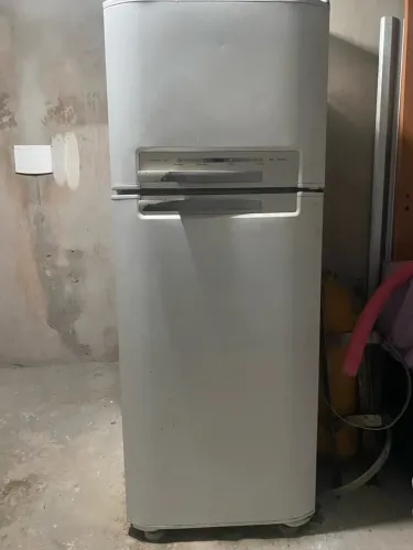 Geladeira com defeito