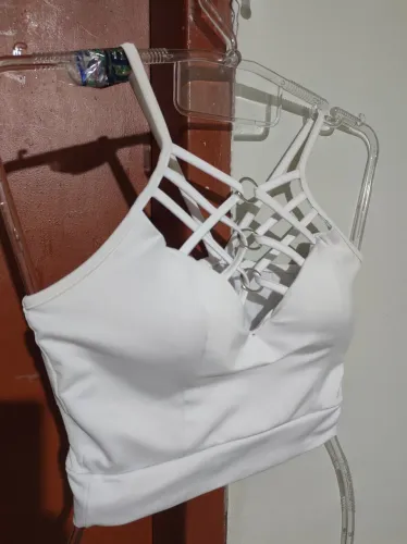 4 tops lindos P. 40 reais