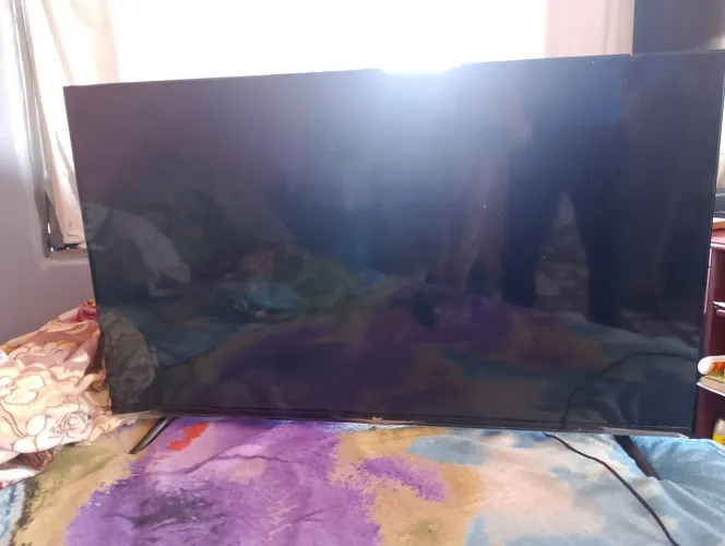 Vendo uma TV 43PL em estado de novo,com nota fiscal interessado chamar , *