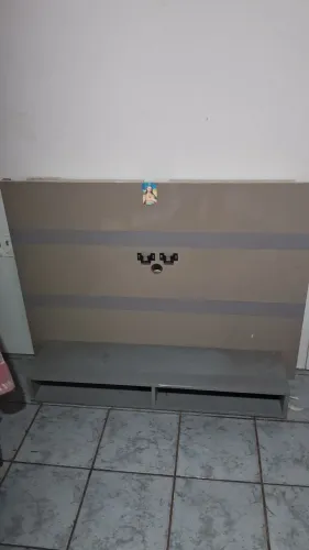Painel de TV ja com suporte