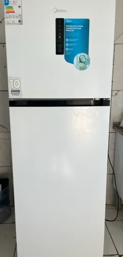 Geladeira  quase nova. Perfeita. 