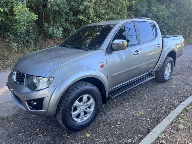 Mitsubishi L200 Triton HPE 3.2 CD TB Int.diesel AUT 2012