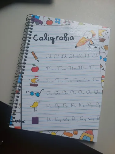 Caderno de caligrafia - 96 folhas pautadas