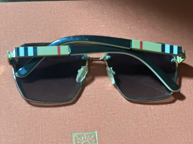 Oculos burberry