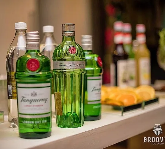 OPEN BAR DE COQUETÉIS / BARTENDERS