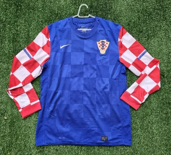 Camisa Croácia 2010 Manga Longa Fora