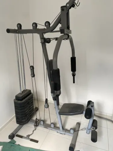 Vende-se Estação de Musculação 