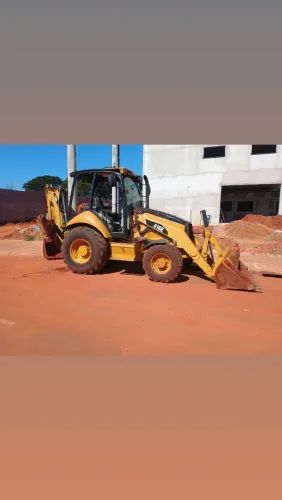 Retroescavadeira CATERPILLAR 416E