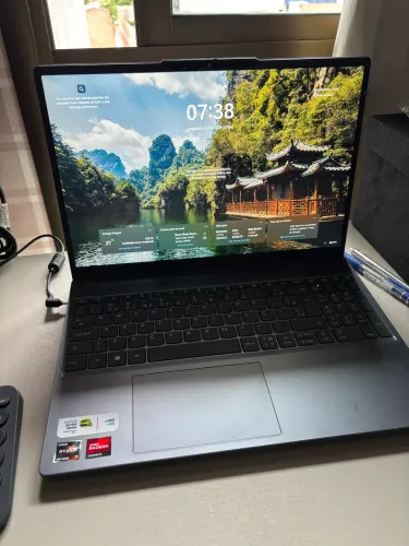 Lenovo Slim 3I