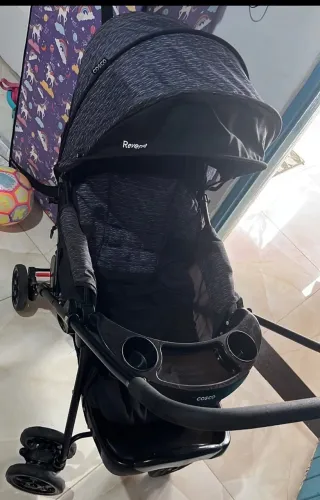 Carrinho de bebê semi novo