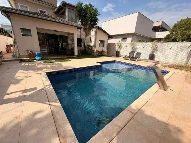 Aluguel de Casa de alto Padrao 4 quartos 2 suites 4 vagas com lazer  300 m2 no Boulevard L