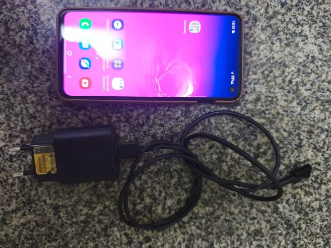 Vendo celular Samsung Galaxy s10e 128 GB 6 de Ram dual chip, bem conservado.Watts *