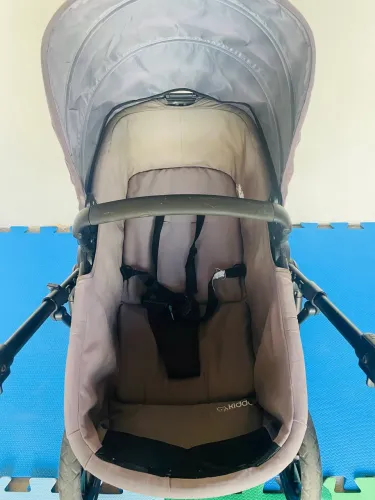 Carrinho/ Moise de Bebê Kiddo + Bebê Conforto ? Bom Estado