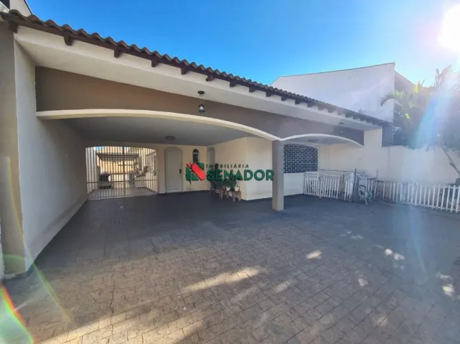 Sobrado à venda em Londrina, Boa Vista, com 5 quartos, com 319.88 m²