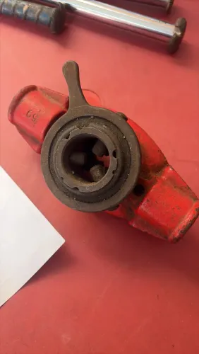 Tarraxa manual para cano 3/4 - usada