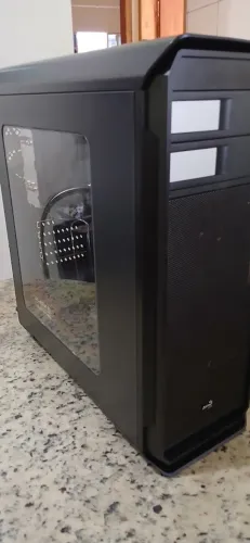 gabinete gamer aerocool 500, usado conservado