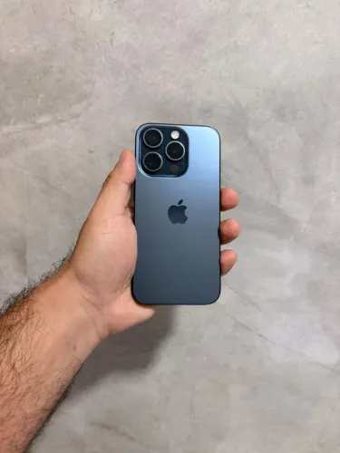 iPhone 15 Pro Impecável