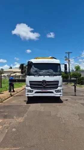 Caminhão Munck Mercedes Bens Atego 1719