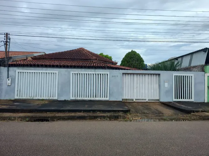 Excelente Casa Próximo ao Colégio Sapiens