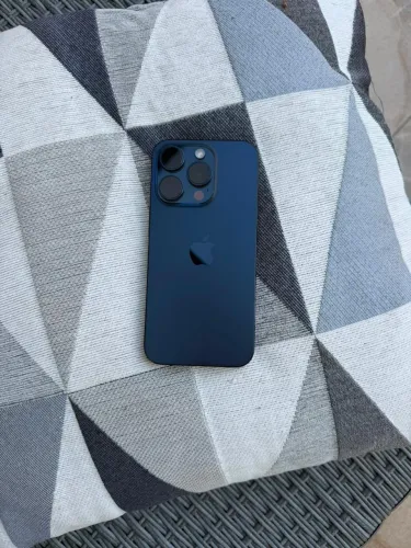 iPhone 15 Pro - Excelente estado