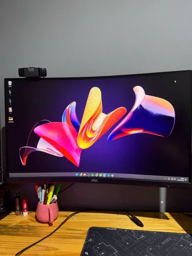 Monitor Gamer AOC Legend 27" Curvo - Full HD, 240Hz, 0,5 ms