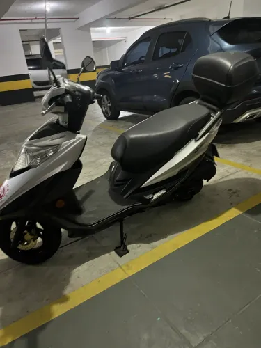 Suzuki Haojue Lindy 125  - 2022/2023 - Baixo km
