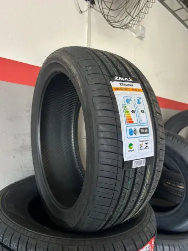 Pneus Novos Zmax 205/40 Aro 17