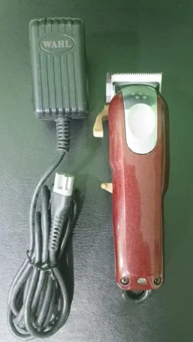 Máq de corte Magic Clipper s/ fio c/ carregador s/ pentes