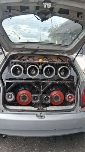 Vendo som automotivo