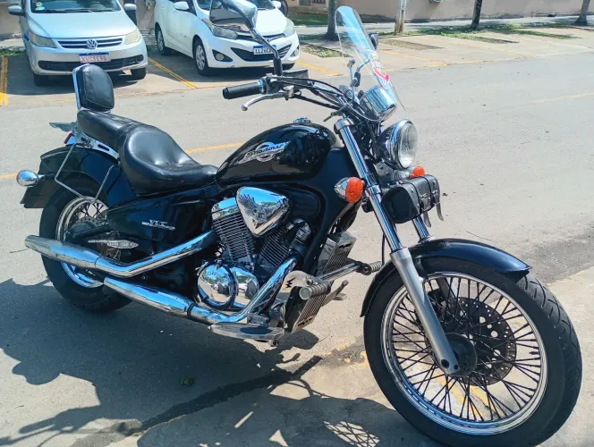 Vendo Shedow 600 2002