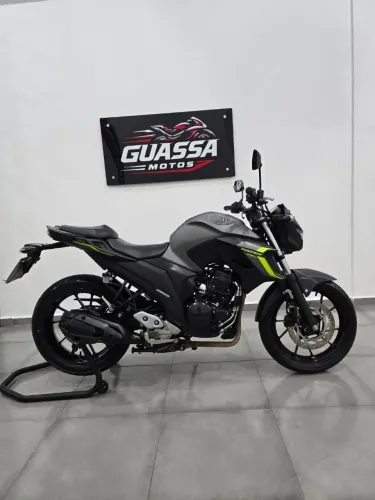 YAMAHA FZ25 2024 (IMPECÁVEL)