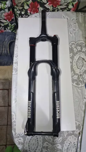 Supensão RockShox Pike RC 27.5