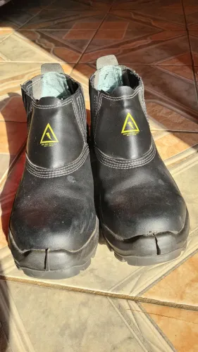 SAPATO DE ELETRICISTA NOVO