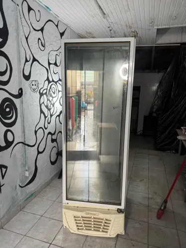 Geladeira Expositora Gelopar 1 Porta Vidro 220V Expositor Vertical Gelopar 575 Litros