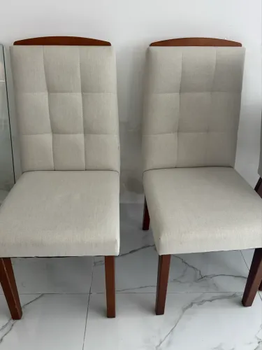 Vendo 6 cadeiras mesa de jantar